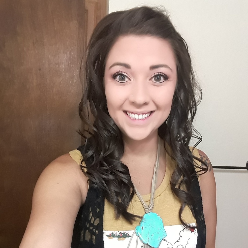 Meet your Posher, Crystal